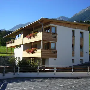 https://apartments-karlhof.innsbruckaustriahotels.com